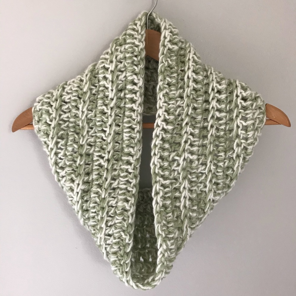 Crocheted Chunky Cowl